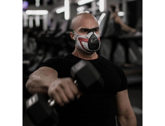 The Benefits of Using a Training Mask for Weightlifting